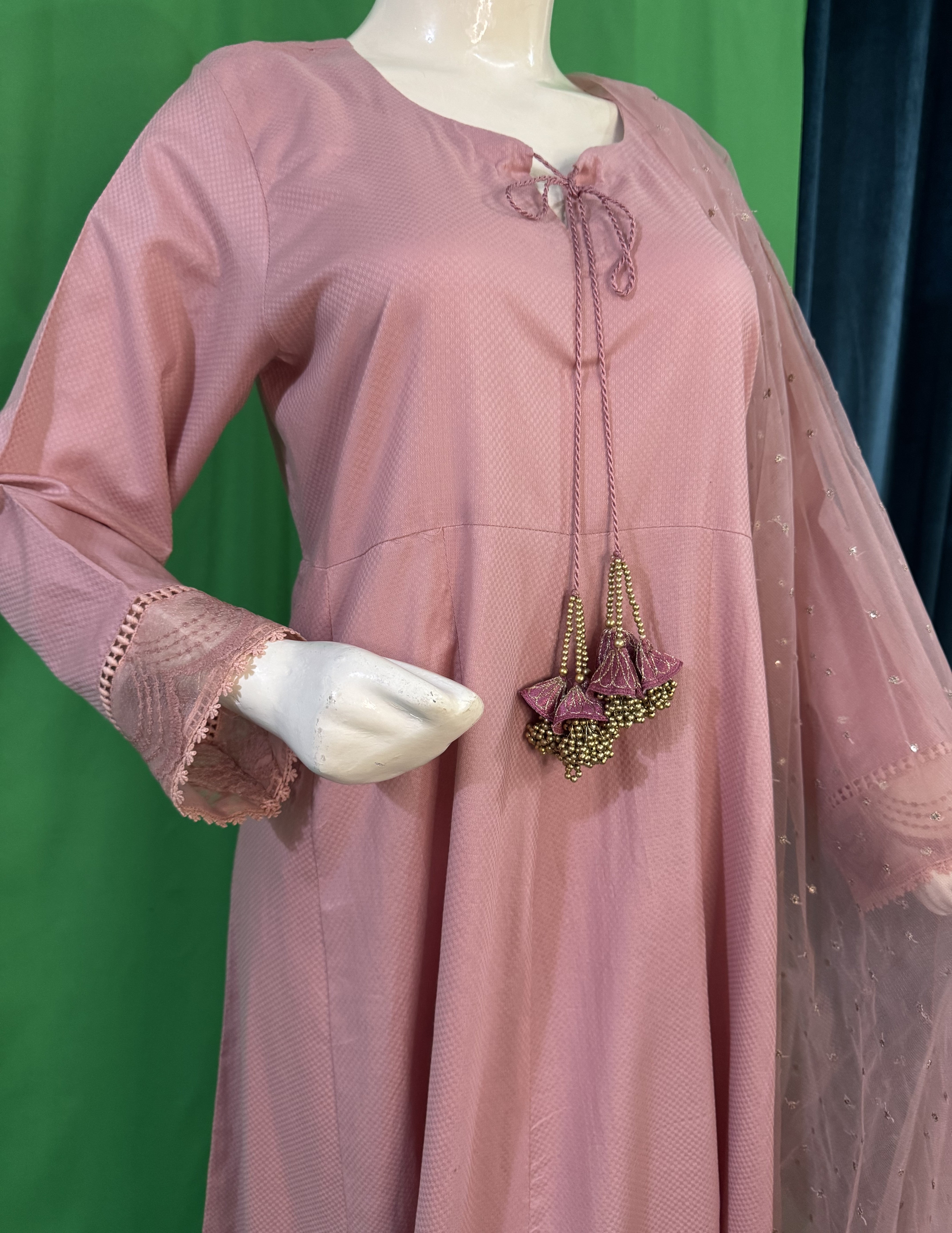 URG=12 P Self-print lawn long frock.