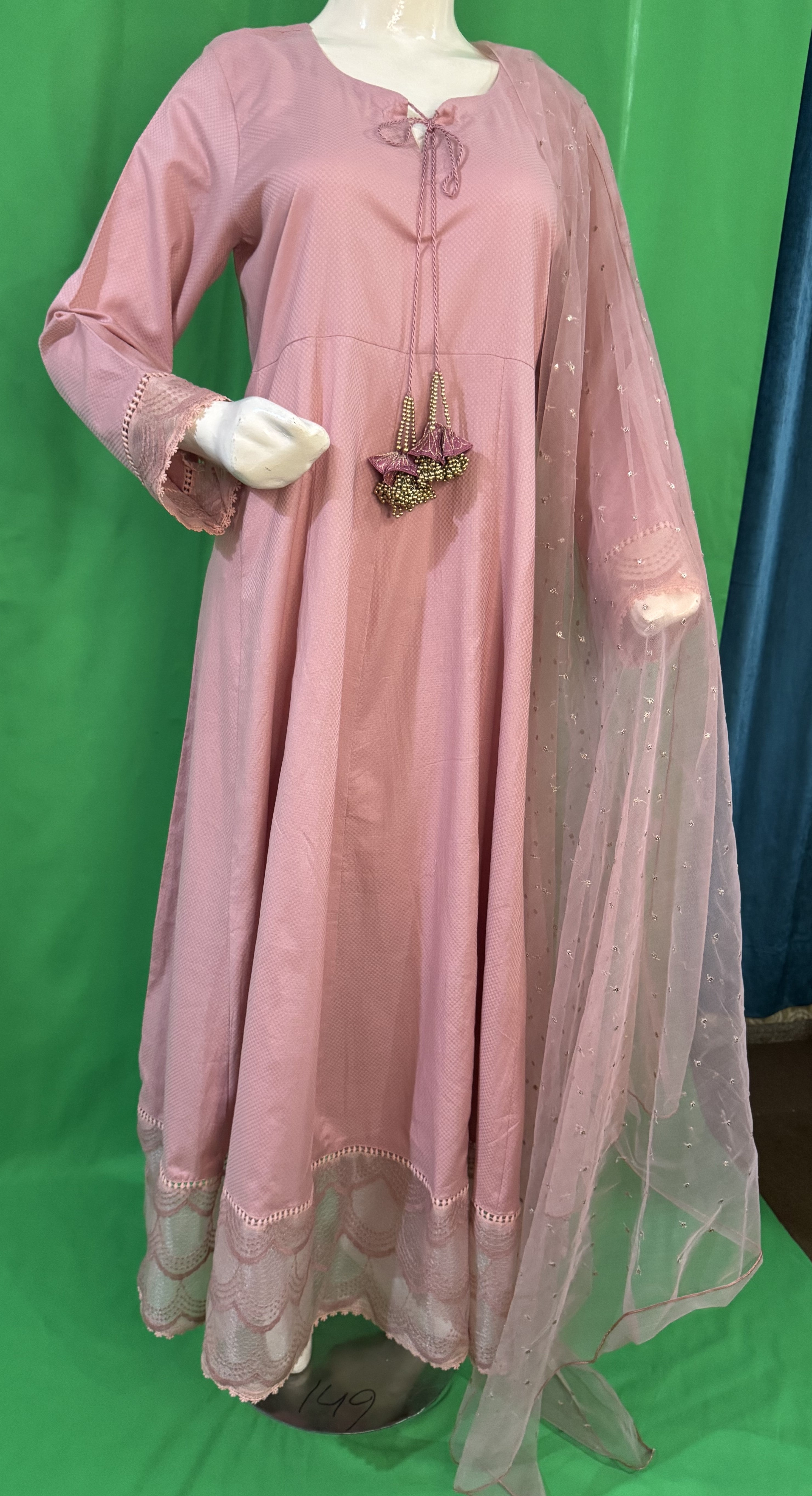 URG=12 P Self-print lawn long frock.