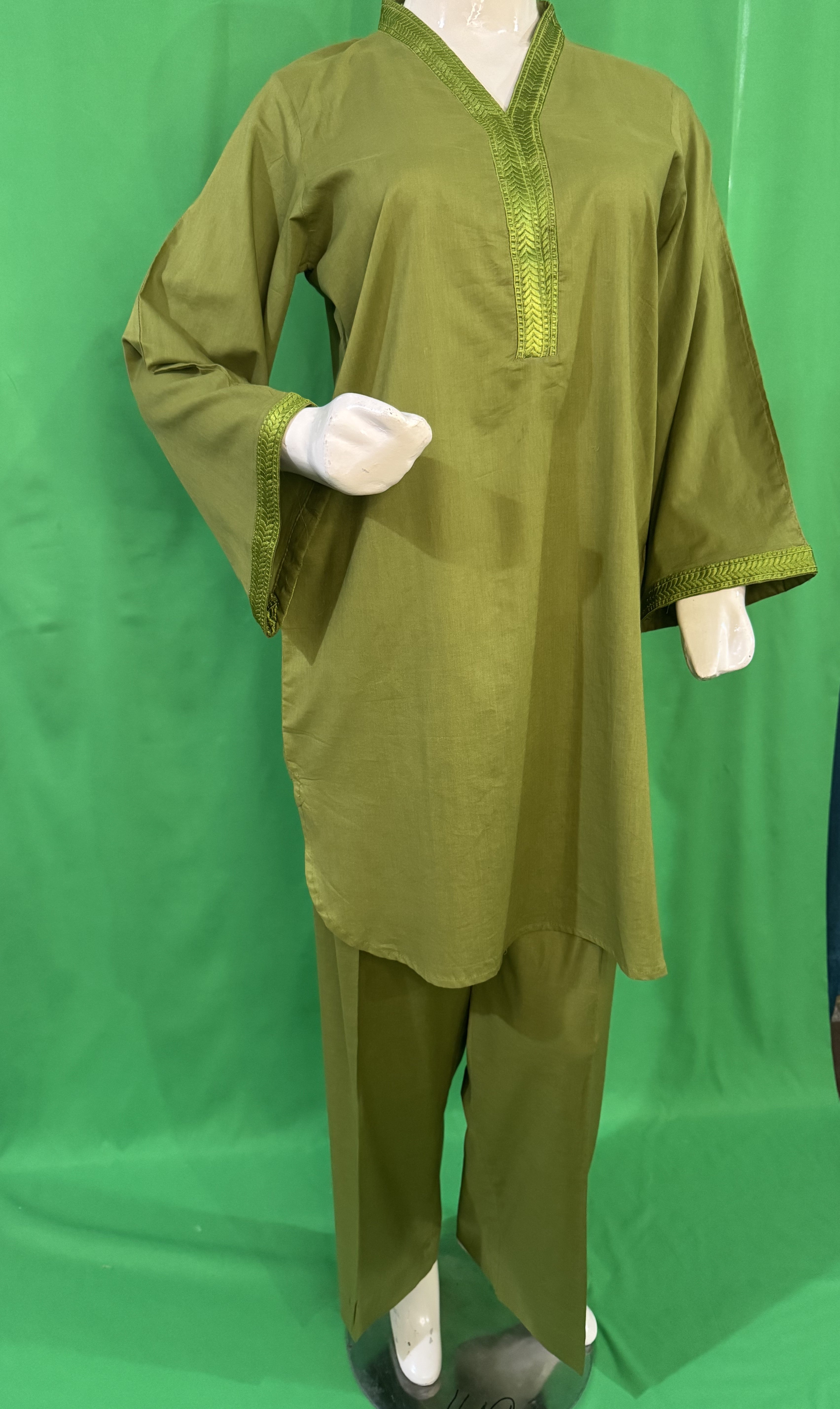 URG;23P  3 pcs lawn mint coloured suit