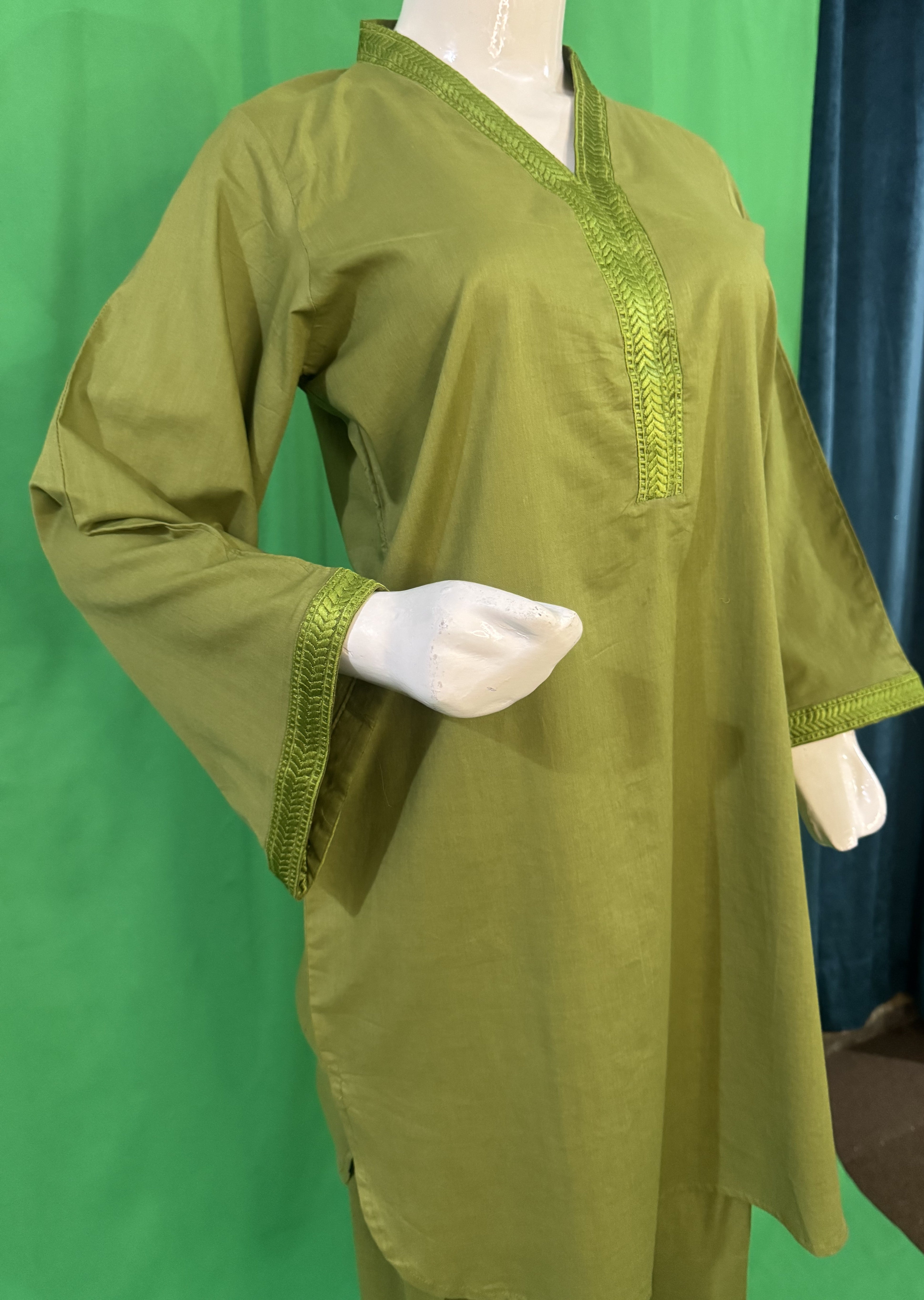 URG;23P  3 pcs lawn mint coloured suit